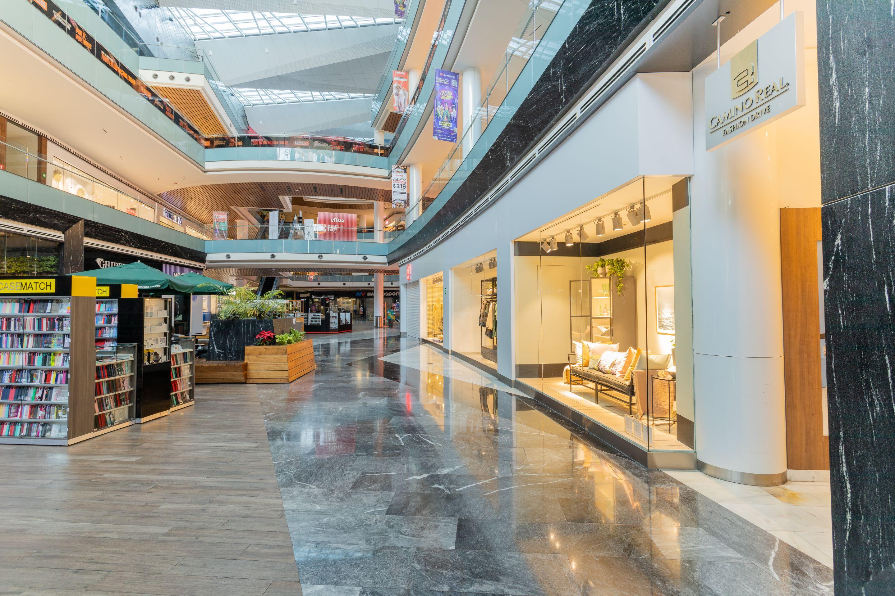 Camino Real Fashion Drive Monterrey Hotel San Pedro Garza Garcia Exterior photo Interior of the mall