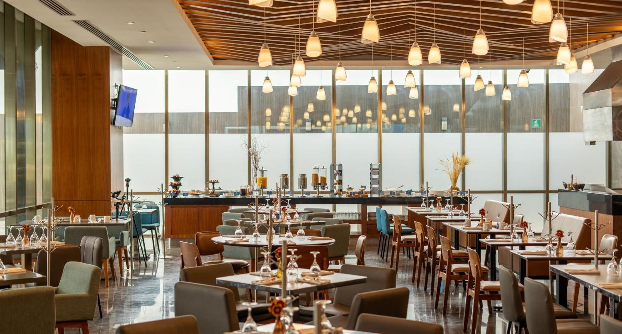 Camino Real Fashion Drive Monterrey Hotel San Pedro Garza Garcia Exterior photo The lounge at the airport