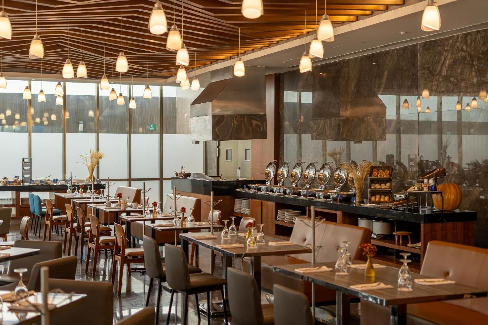 Camino Real Fashion Drive Monterrey Hotel San Pedro Garza Garcia Exterior photo The restaurant