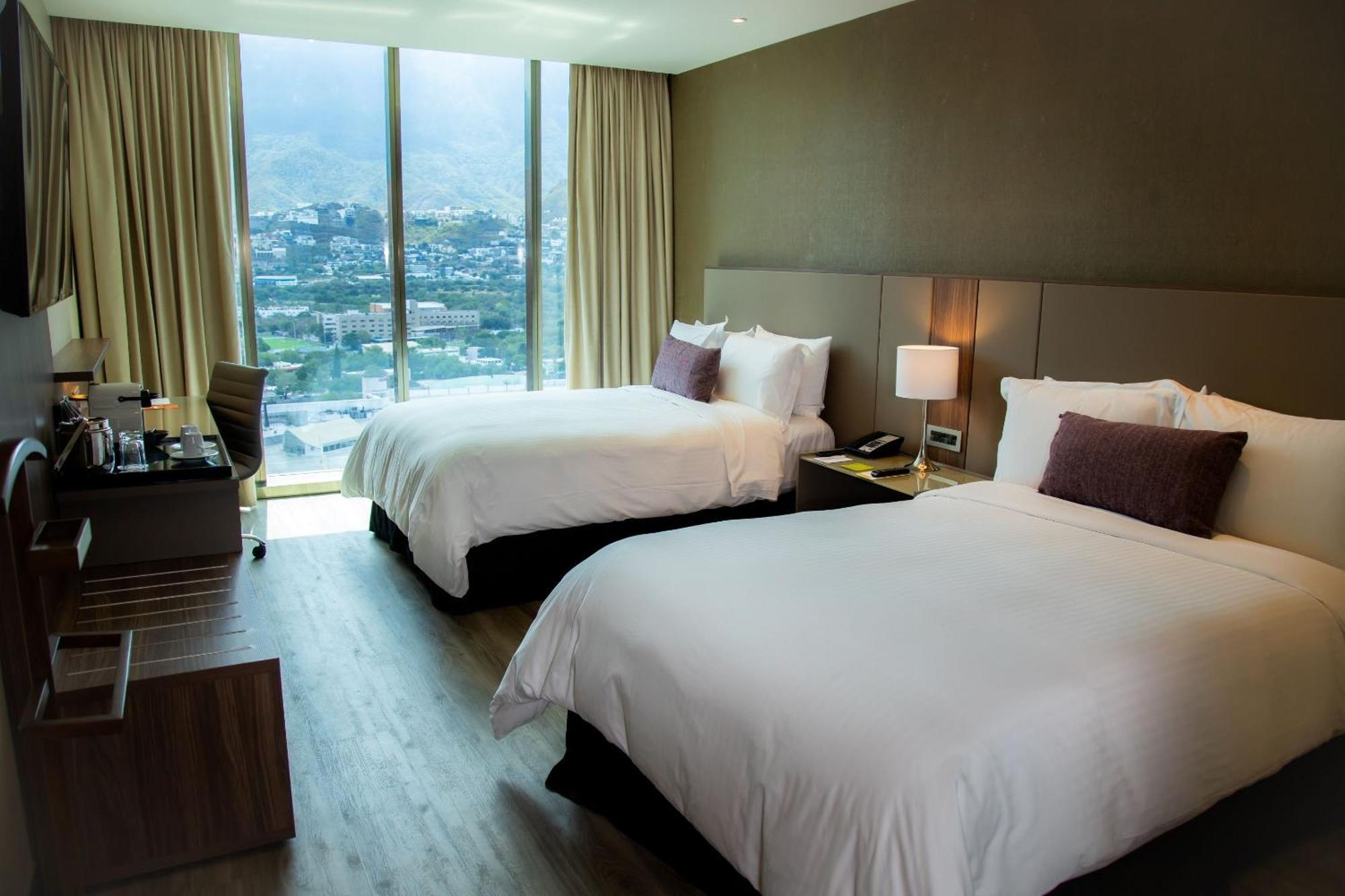 Camino Real Fashion Drive Monterrey Hotel San Pedro Garza Garcia Exterior photo A room at the hotel