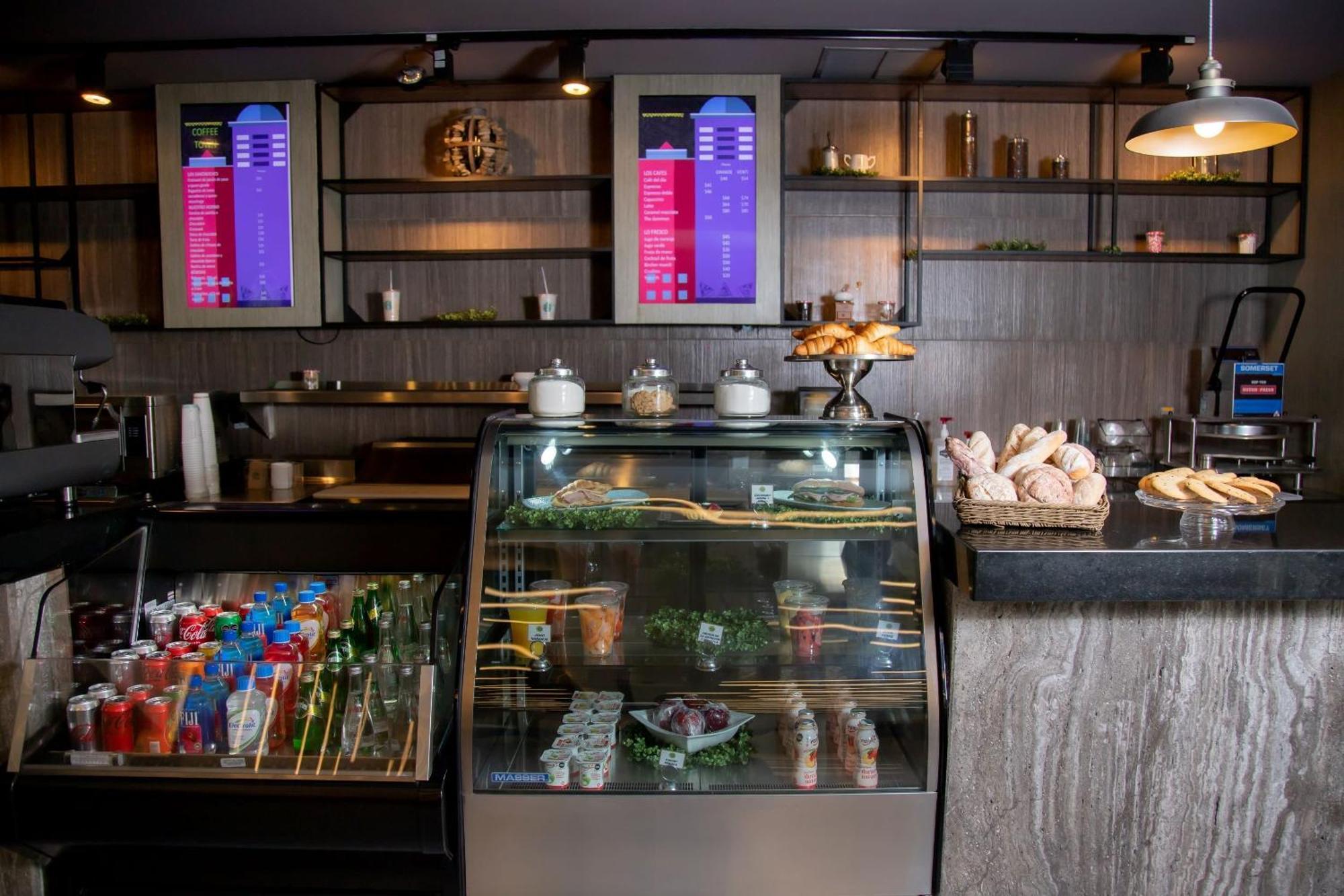 Camino Real Fashion Drive Monterrey Hotel San Pedro Garza Garcia Exterior photo A digital menu board at a restaurant